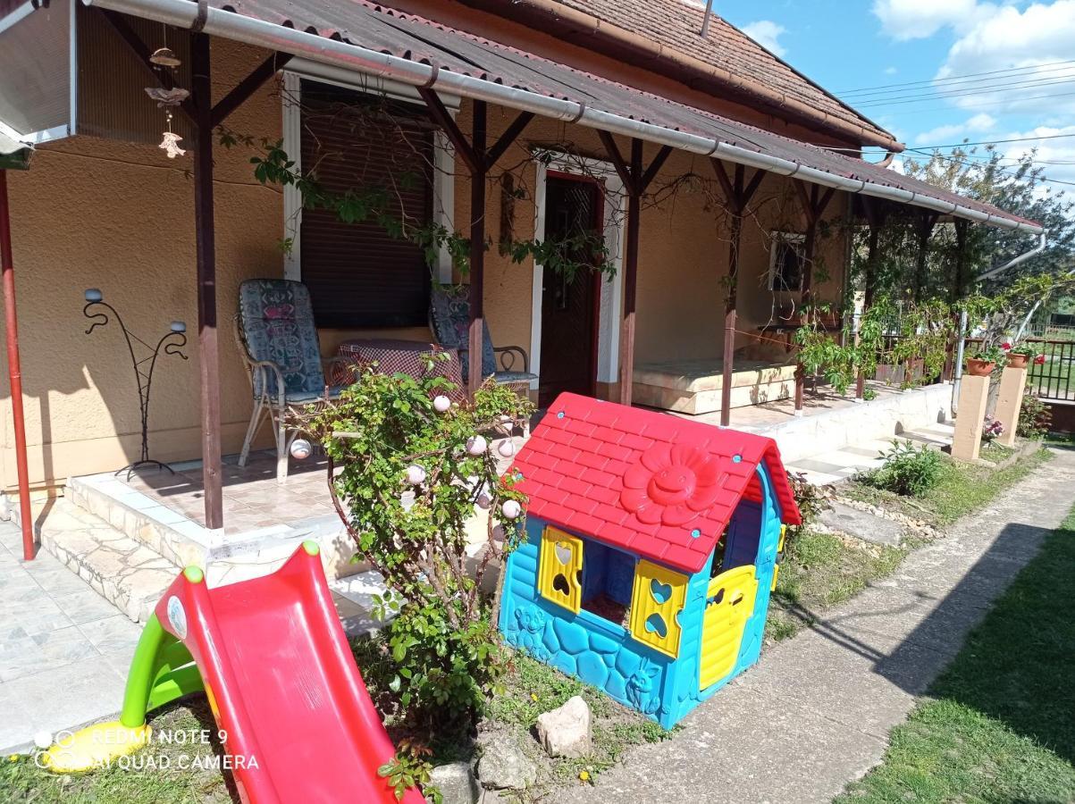 Olga Vendeghaz Apartment Abadszalok ภายนอก รูปภาพ